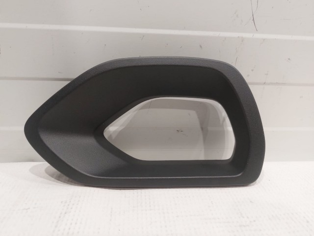Bezel-Upper Grille (right)